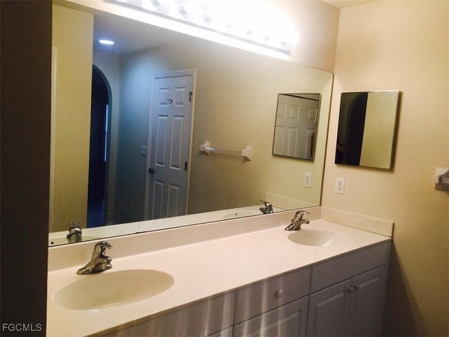 Building Photo - 1205 SW 14th Terrace