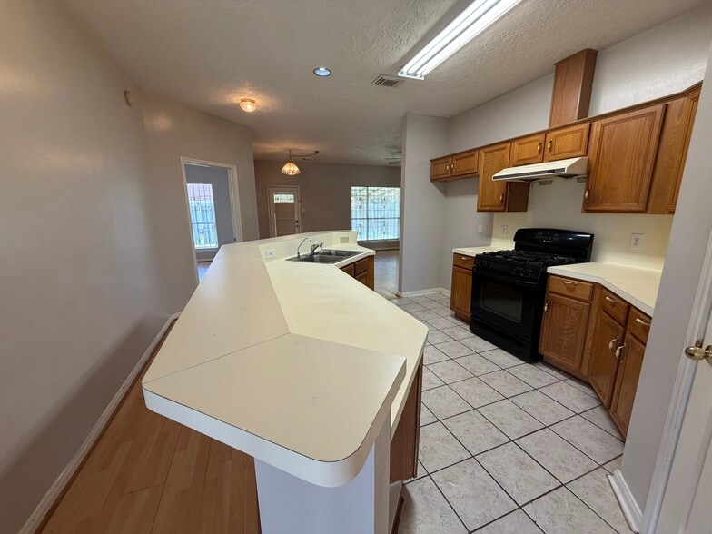 Building Photo - 13403 Agarita Ln