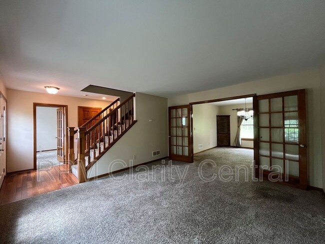 Building Photo - 440 Taylor Ave