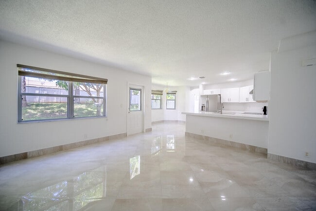 Building Photo - 7261 Nautica Way