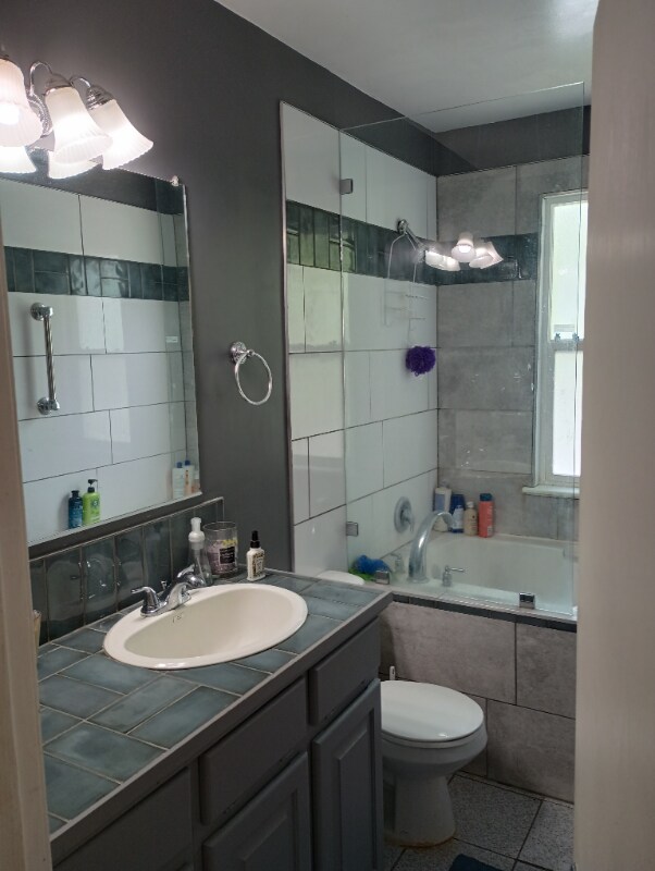 Building Photo - 1210 Sherman Ave