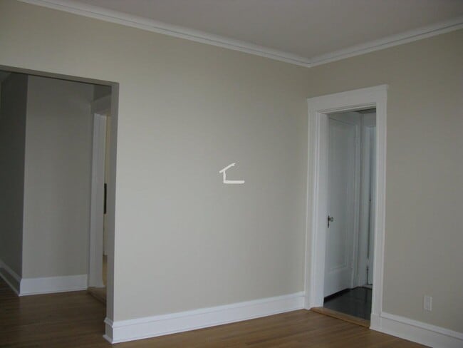 Building Photo - Nicely updated 1 bed near the Green Line in August or September!