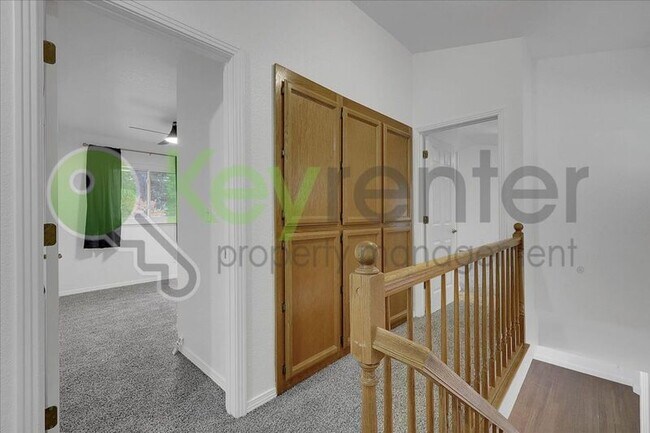 Building Photo - 1330 Kingswood Dr