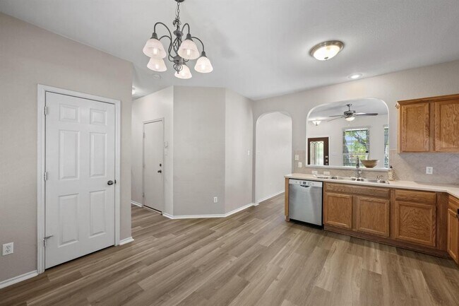 Building Photo - 2113 Campfield Pkwy