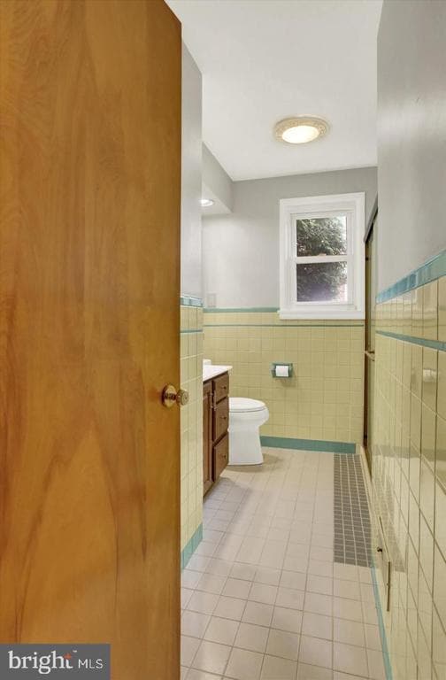 Building Photo - 117 E Maplewood Ave