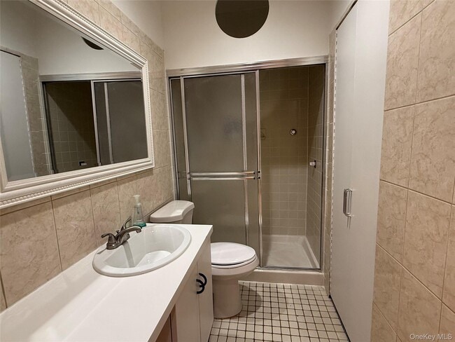 Building Photo - 130 S Middle Neck Rd