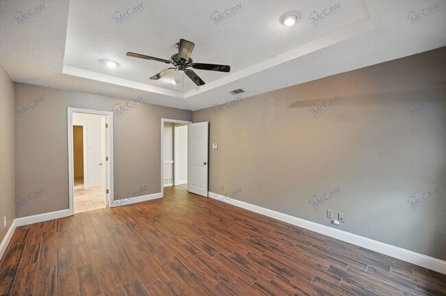 Building Photo - 1510 Raleigh Dr
