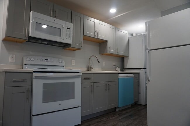 Building Photo - 3706 W Pensacola Cir
