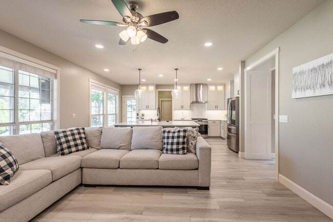 Building Photo - Stunningly Upgraded 4-Bedroom Home in Prime Eagle Location