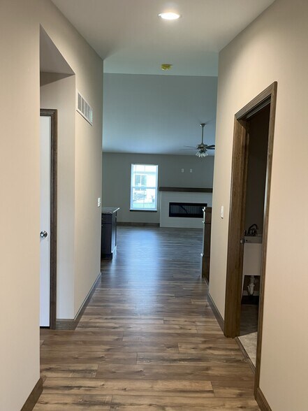 Building Photo - 5940 Arrow Ridge Rd