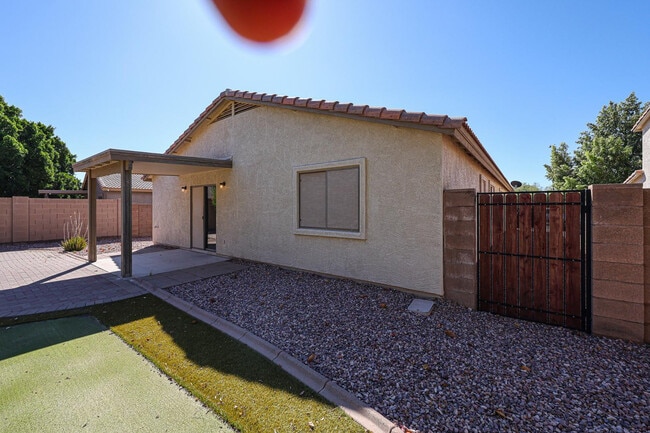 Building Photo - 16034 W Winchcomb Dr