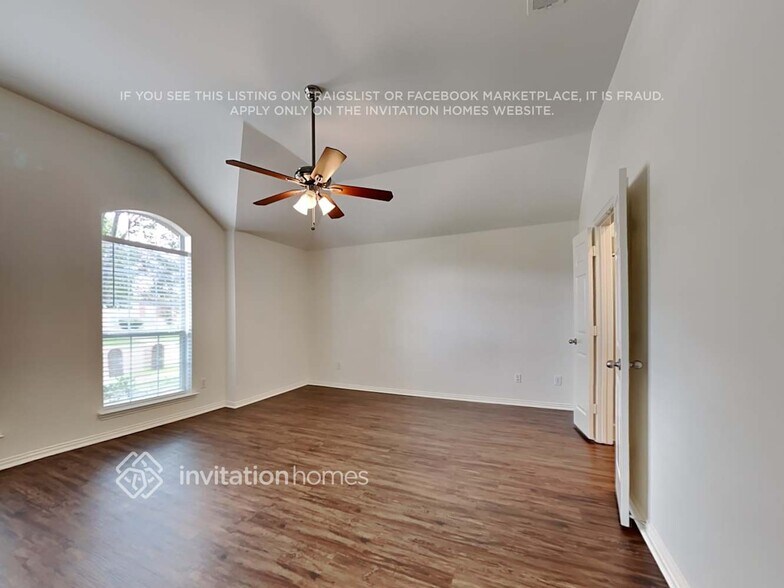 Building Photo - 8010 Munich Dr