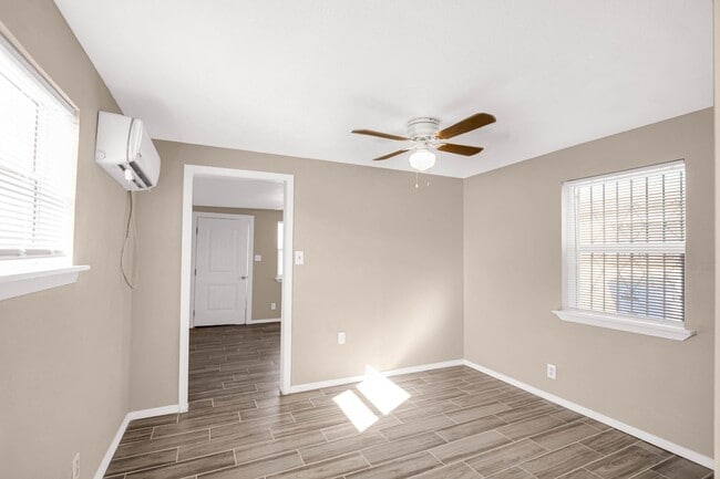 Building Photo - 7182 Ponce Dr