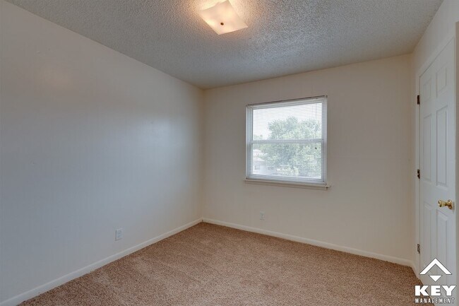 Building Photo - 1305 S High St