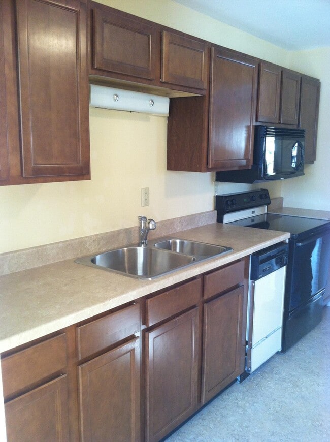 3616 Brookside Dr 3616 Brookside Dr Rapid City SD 57702 Apartment