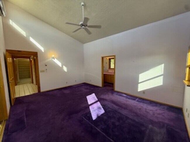 Building Photo - 5 Oriente Ct