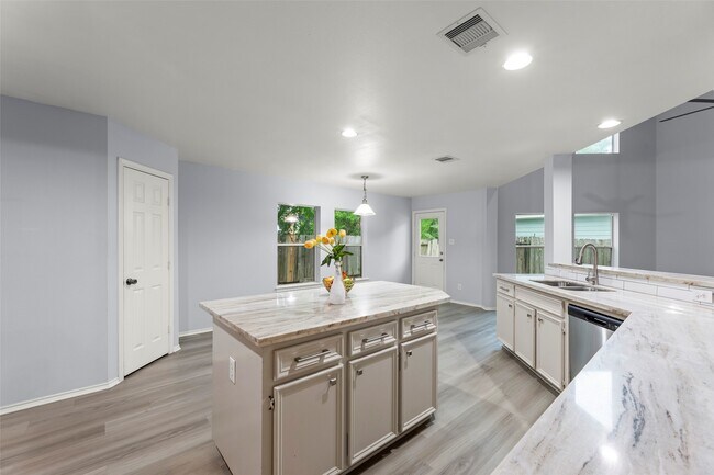 Building Photo - 11745 Logan Ridge Dr