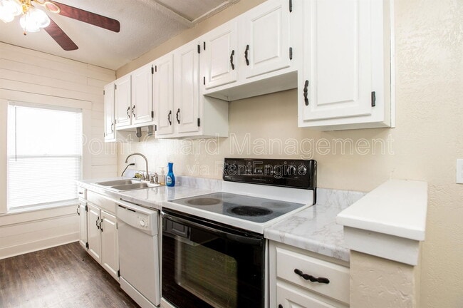 Building Photo - 149 S Richmond Ave