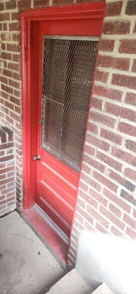 Building Photo - 1005 30th St SE