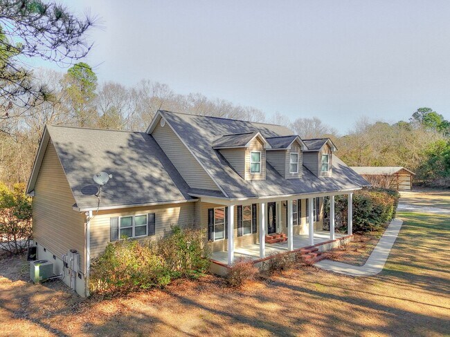 Building Photo - Large House on 3.5 Acres in Harlem