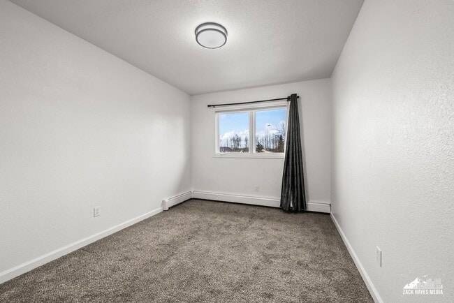 Building Photo - 6627 Zurich St