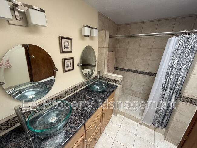 Building Photo - 4904 Purcell Dr NE