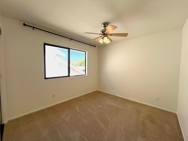 Building Photo - Beautiful Laguna Hills home located just m...