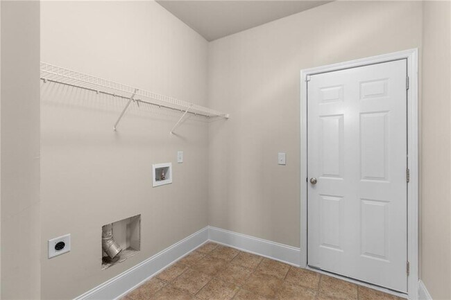 Building Photo - 2340 Cain Cir
