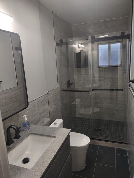 Building Photo - 4108 Santa Ana St