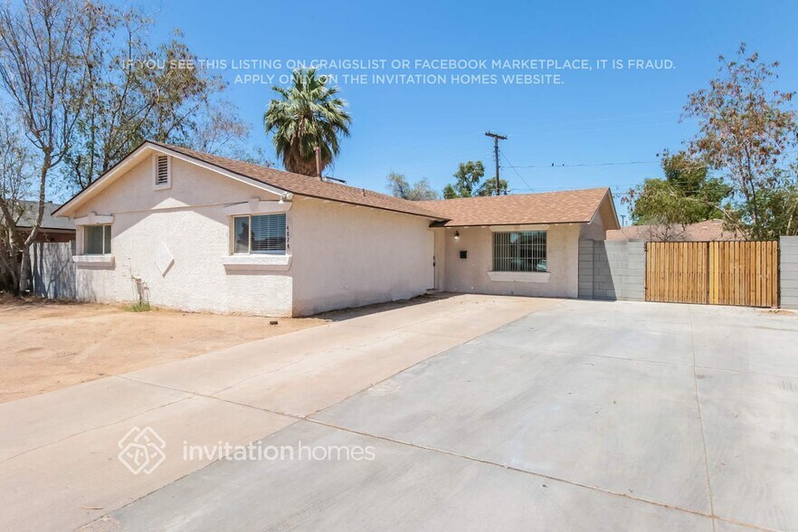 Building Photo - 4824 W Catalina Dr