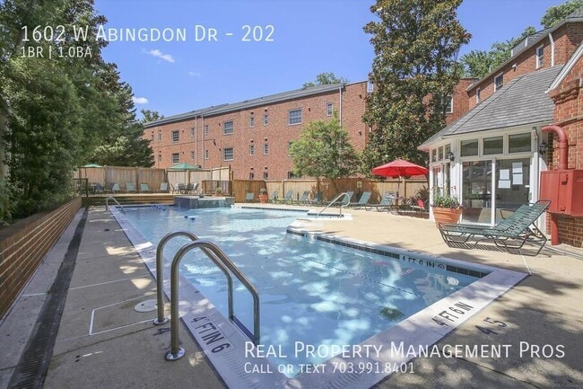 Building Photo - 1602 W Abingdon Dr