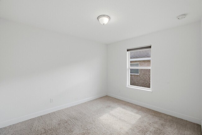 Building Photo - 5604 Shooting Star Ct