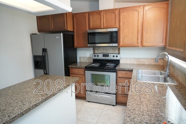 Building Photo - 698 Berwick Dr
