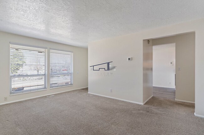 Building Photo - 350 E 4850 S