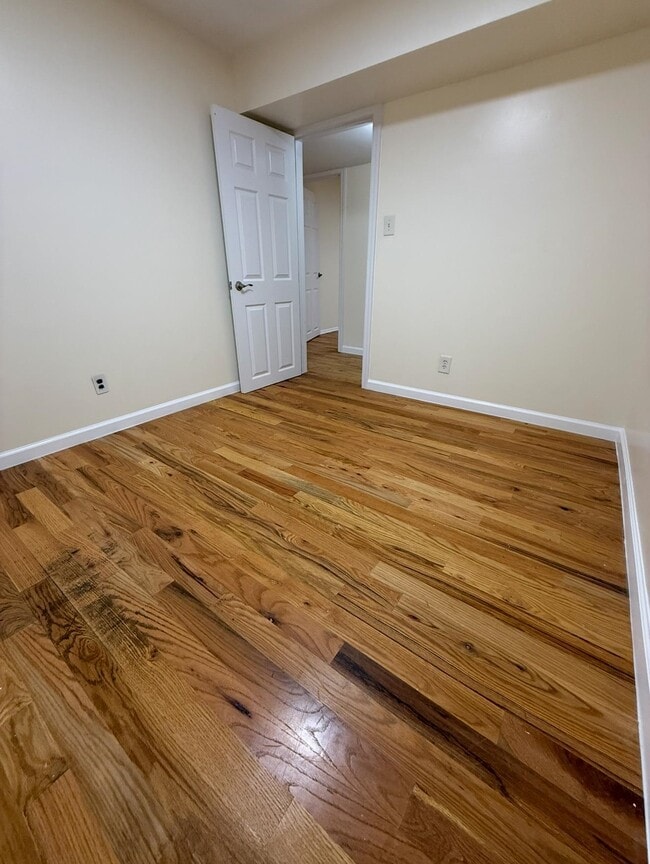 Building Photo - 588 Avenue A