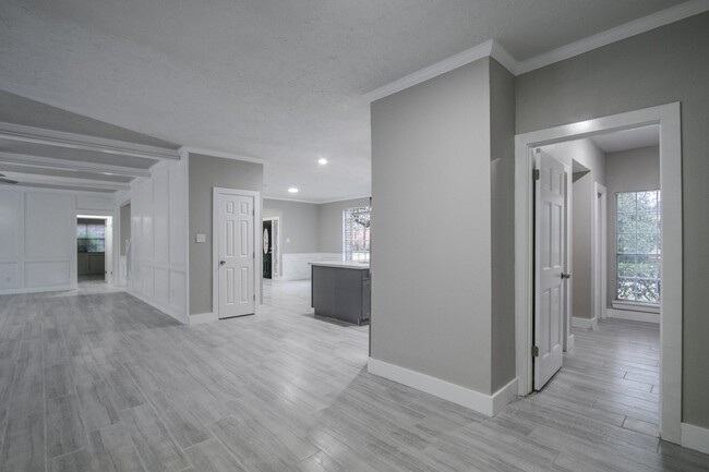 Building Photo - 16623 Wimbledon Forest Dr