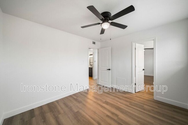 Building Photo - 4523 E 31st St