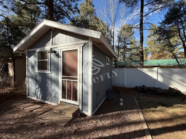 Building Photo - 2162 N Woods Dr