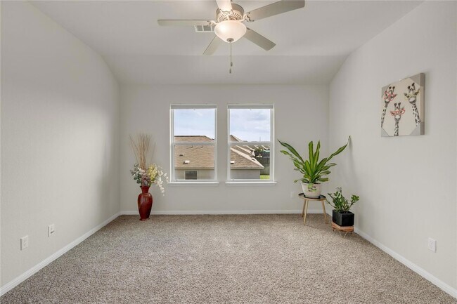 Building Photo - 223 Balsam St