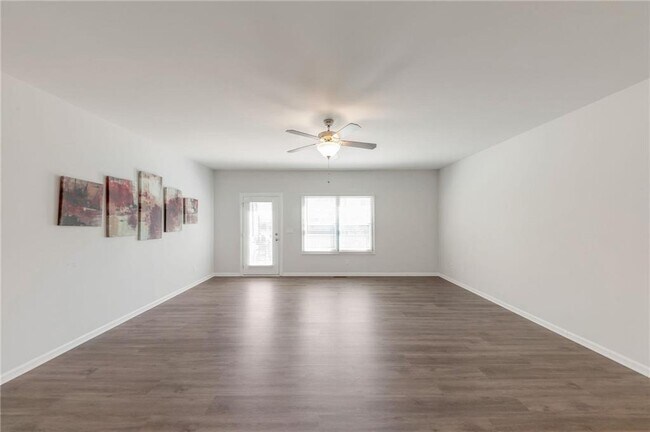 Building Photo - 3625 Hawthorne Terrace