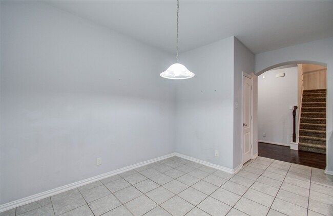 Building Photo - 318 Bolton Dr