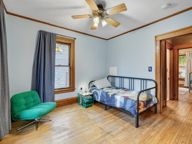 Building Photo - 4319 Harriet Ave