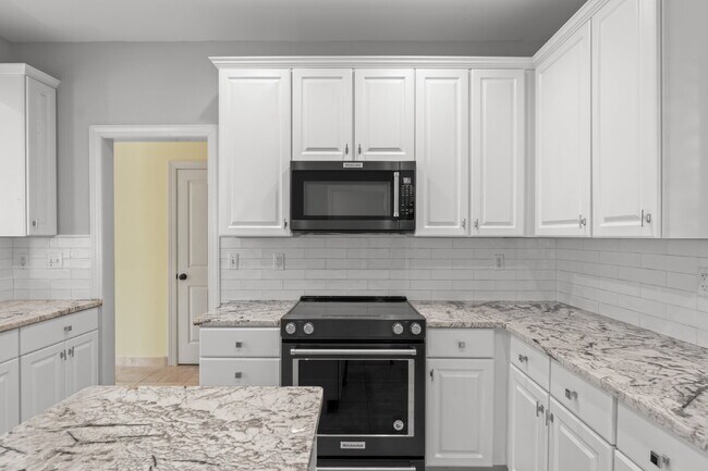 Building Photo - 3 bedroom/ 2.5 bathroom in Destin, FL!