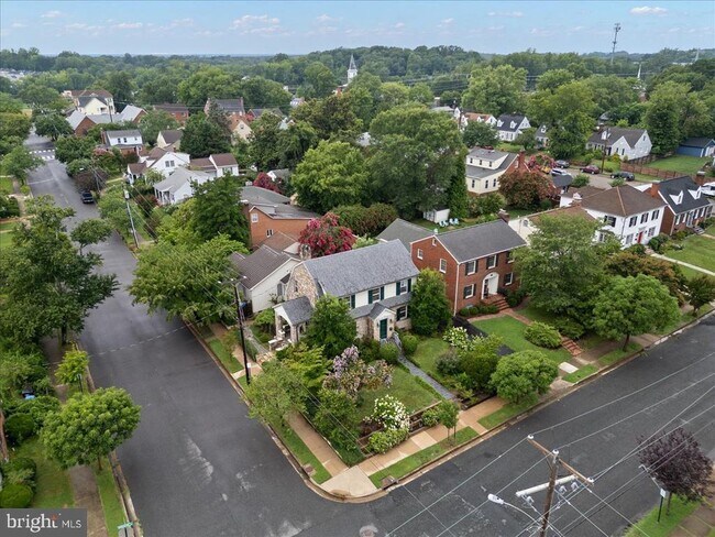 Building Photo - 1500 Augustine Ave