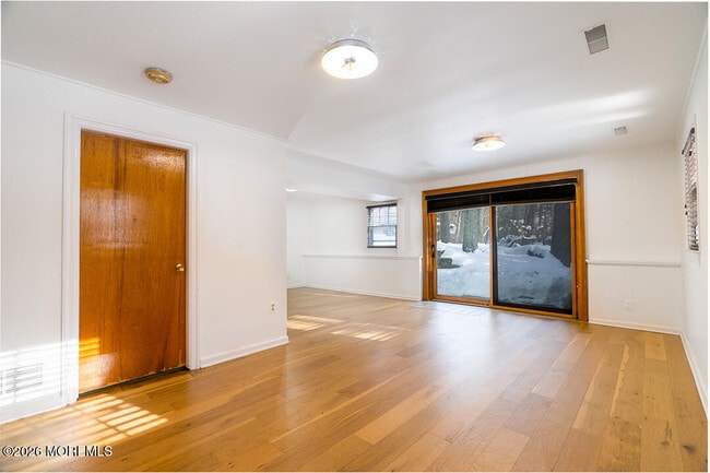 Building Photo - 315 Beverly Way
