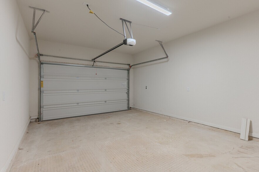 Building Photo - 10310 Candlewood Wy