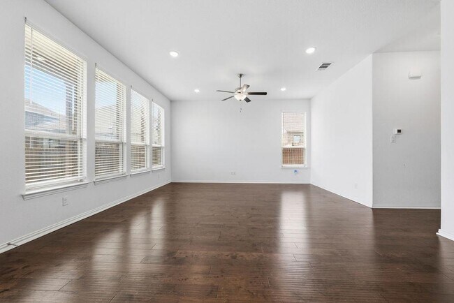 Building Photo - 1005 Ridge Runner Dr