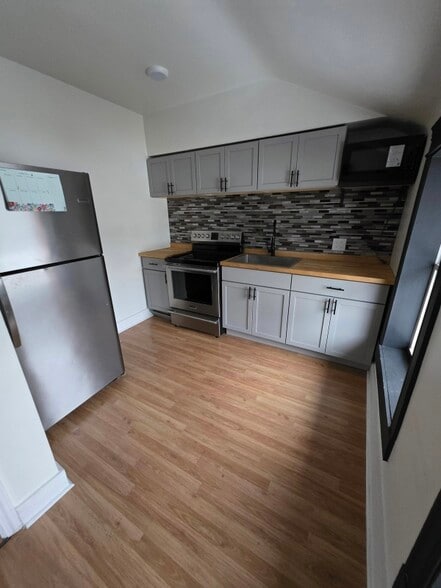 Primary Photo - 115 Prospect St