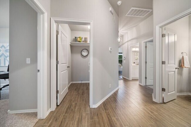 Building Photo - Stunning 3BR + Study in Prime Owasso/Colli...