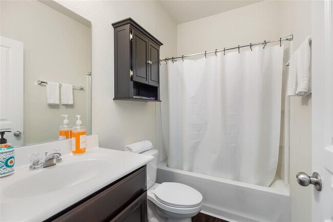 Building Photo - 4506 Champions Landing Dr